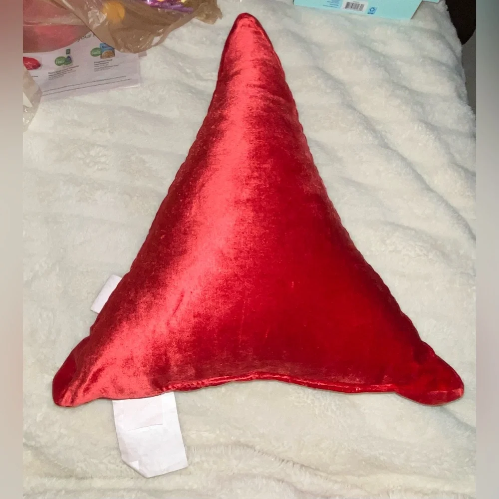 Martha Stewart Holiday Christmas Dogs Print Throw Pillow Triangle Dopamine